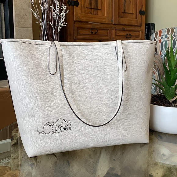 💥💥SOLD💥💥NWT Coach Disney Tote - Picture 2 of 4
